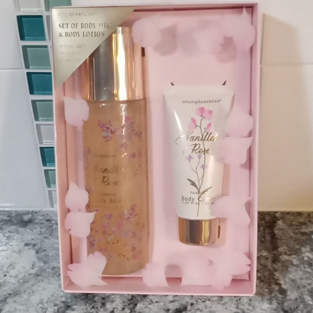 simple pleasures Body Set